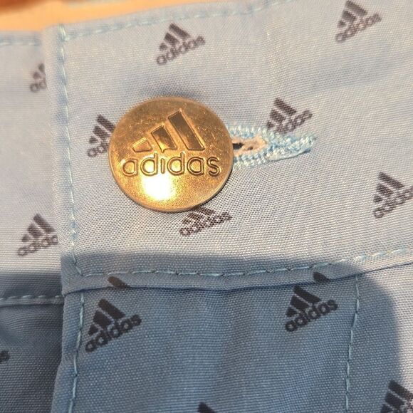 Bundle of adidas, shorts, two great condition, like neil, never worn size, dirty - Picture 4 of 11
